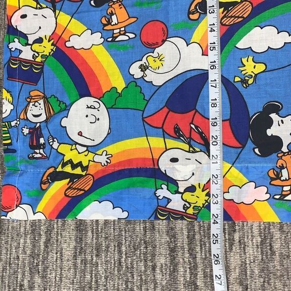Vtg Peanuts Snoopy Charlie Brown & Friends Curtain Blue Hot Air Balloons 34x24 - Picture 2 of 3